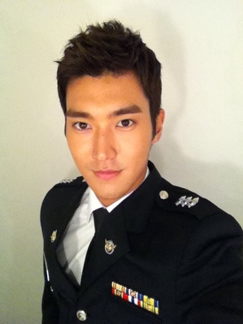 Siwon Super Junior Berubah Menjadi ‘Kapten Choi’ untuk “Poseidon 